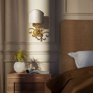 Baroque brass wall lamp with fleur-de-lis motif and decorative scrolls, ivory pleated shade, elegant classic style Made in Italy - Finish: ORO 24K Gold Plated