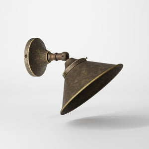 Brass wall-mounted light, vintage design with adjustable joint, elegant and functional interior lighting by Ghidini 1849 - Finish: OAS Antique Brass