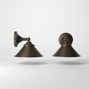 Brass wall-mounted light, vintage design with adjustable joint, elegant and functional interior lighting by Ghidini 1849 - Finish: OBM Bronze Satin Matt Brass