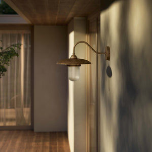 Retro brass outdoor wall lamp with wide shade and protected glass by Ghidini 1849 - Finish: OAS Antique Brass