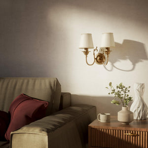 Classic wall lamp in brass with twin ivory white fabric lampshades, ideal for elegant interiors by Ghidini 1849 - Finish: OAS Antique Brass