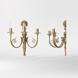 Baroque 3-light brass wall lamp with decorated scroll arms, floral motifs and decorative bouquet on top, Luigi XV style by Ghidini 1849 - Finish: OBS Bronze Satin Brass