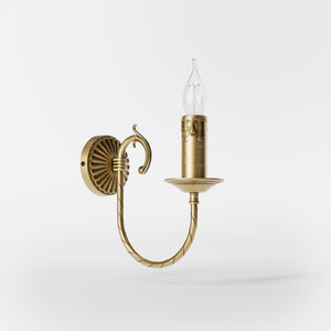 Classic wall lamp in brass with curved arm and candle-effect bulb holder, elegant vintage design by Ghidini 1849 - Finish: OBS Bronze Satin Brass