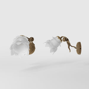 Brass wall light with sculpted cherub and floral frosted glass shade, ideal for classic interiors by Ghidini 1849 - Finish: OAS Antique Brass