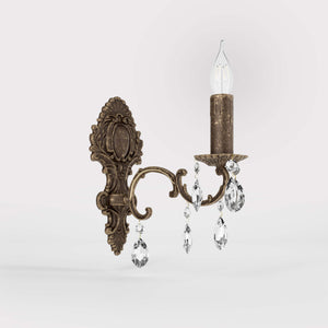Classic brass wall lamp with crystal pendants baroque style by Ghidini 1849 - Finish: OAS Antique Brass