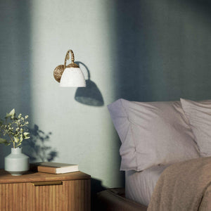 Classic brass wall lamp with a speckled white shade, vintage style for interiors by Ghidini 1849 - Finish: OAS Antique Brass