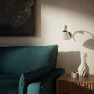 Classic brass wall lamp with a speckled white shade, vintage style for interiors by Ghidini 1849 - Finish: OAS Antique Brass