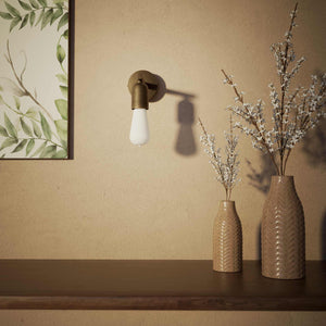 Minimalist brass wall lamp for interiors, contemporary and essential style, perfect for homes, offices, and commercial spaces by Ghidini 1849 - Finish: OBM Bronze Satin Matt Brass