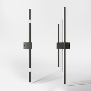 Contemporary brass wall light with parallel bars and minimalist design, ideal for modern interiors by Ghidini 1849 - Finish: ONO Matt Black