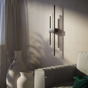Contemporary brass wall light with parallel bars and minimalist design, ideal for modern interiors by Ghidini 1849 - Finish: ONO Matt Black