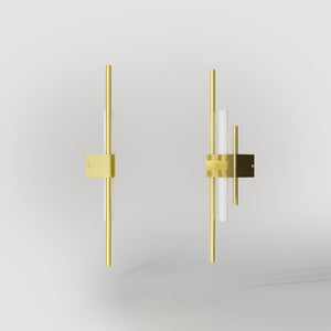 Wall lamp in brass with geometric design, clean and elegant lines, ideal for modern and sophisticated interiors by Ghidini 1849 - Finish: OLV Polished Brass