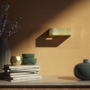 Modern brass rectangular wall lamp, bidirectional light, elegant interior lighting by Ghidini 1849 | Finish: OLV Polished Brass