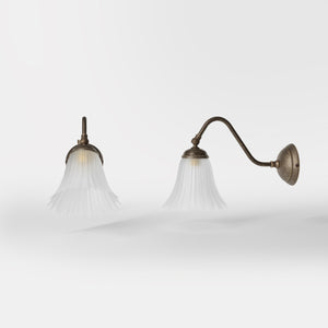 Brass wall lamp with floral frosted glass shade, vintage contemporary design for interiors by Ghidini 1849 - Finish: OAS Antique Brass