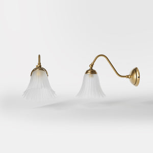 Brass wall lamp with floral frosted glass shade, vintage contemporary design for interiors by Ghidini 1849 - Finish: OBS Bronze Satin Brass