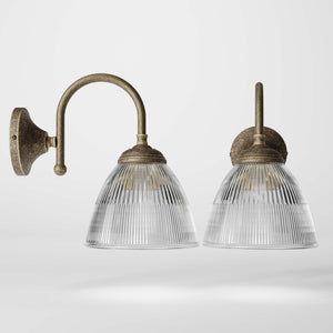 Wall lamp in brass with ribbed transparent glass shade, classic style, perfect for refined interiors by Ghidini 1849 - Finish: OAS Antique Brass