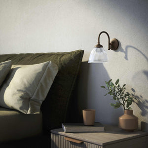 Wall lamp in brass with ribbed transparent glass shade, classic style, perfect for refined interiors by Ghidini 1849 - Finish: OBM Bronze Satin Matt Brass