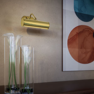 Brass picture light with 20cm shade, internal reflector, and adjustable joint. Perfect for enhancing artwork and interiors by Ghidini 1849 - Finish: OLV Polished Brass