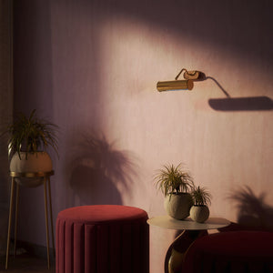 Brass picture light with 20cm shade, internal reflector, and adjustable joint. Perfect for enhancing artwork and interiors by Ghidini 1849 - Finish: ORO 24K Gold Plated