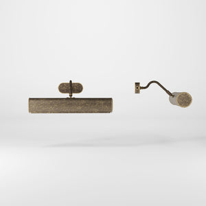 Brass picture light with 30cm shade, internal reflector, and adjustable joint. Ideal for enhancing artwork and decorative interiors by Ghidini 1849 - Finish: OAS Antique Brass