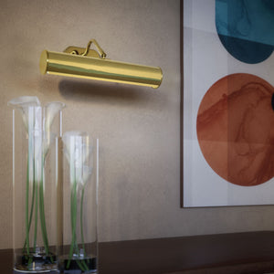 Brass picture light with 30cm shade, internal reflector, and adjustable joint. Ideal for enhancing artwork and decorative interiors by Ghidini 1849 - Finish: OLV Polished Brass