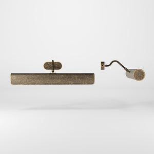 Brass picture light with reflector, adjustable arm, and minimalist design. Perfect for illuminating artwork in elegant interiors by Ghidini 1849 - Finish: OAS Antique Brass