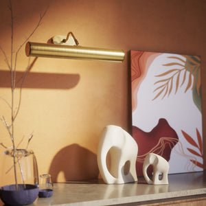 Brass picture light with reflector, adjustable arm, and minimalist design. Perfect for illuminating artwork in elegant interiors by Ghidini 1849 - Finish: OBS Bronze Satin Brass