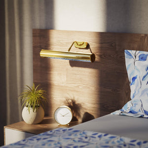 Brass picture light with reflector, adjustable arm, and minimalist design. Perfect for illuminating artwork in elegant interiors by Ghidini 1849 - Finish: ORO 24K Gold Plated