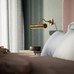 Classical brass picture wall lamp 30 cm with floral motif, decorative rosette and adjustable arm for artwork lighting by Ghidini 1849 - Finish: ORO 24K Gold Plated