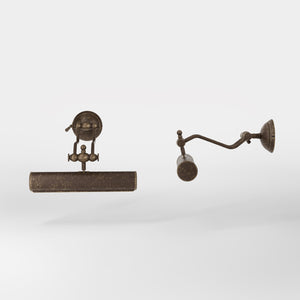 Brass picture light with adjustable arms and a 30 cm shade, timeless design Made in Italy by Ghidini 1849 - Finish: OAS Antique Brass