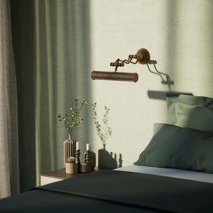 Brass picture light with adjustable arms and a 30 cm shade, timeless design Made in Italy by Ghidini 1849 - Finish: OAS Antique Brass