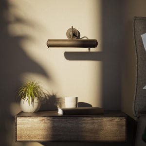 Art Deco brass picture wall lamp 30 cm with geometric line pattern, rosette and adjustable arm for artwork lighting by Ghidini 1849 - Finish: Finish: OBM Bronze Satin Matt Brass