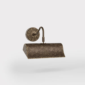 Baroque brass picture wall lamp with ornaments, decorative rosette and adjustable arm for artistic lighting by Ghidini 1849 - Finish: OAS Antique Brass