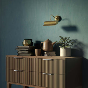 Baroque brass picture wall lamp with ornaments, decorative rosette and adjustable arm for artistic lighting by Ghidini 1849 - Finish: ORO 24K Gold Plated