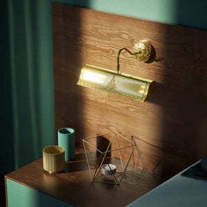 Classical brass picture wall lamp 30 cm with rocaille decorations, floral rosette and adjustable arm by Ghidini 1849 - Finish: OLV Polished Brass