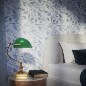 Banker’s lamp in brass with green glass shade, decorative base, and pull-chain switch. Elegant desk or decorative lighting by Ghidini 1849 - Finish: OBS Bronze Satin Brass