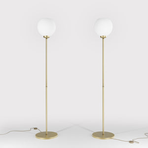 Brass floor lamp with frosted glass globe, elegant lighting for interiors - Finish: OBV Bronze Satin Light Brass