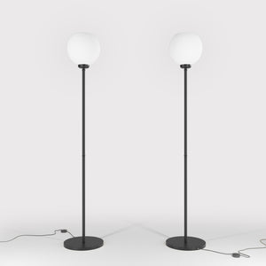 Brass floor lamp with frosted glass globe, elegant lighting for interiors - Finish: ONO Matt Black