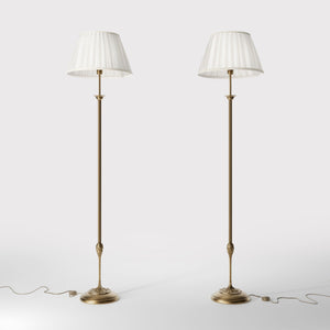 Classic floor lamp Simona collection with decorated brass stem and large pleated ivory white fabric lampshade on ornamental base by Ghidini 1849 - Finish: OBS Bronze Satin Brass