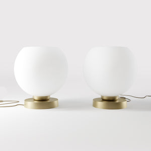 Brass table lamp with frosted glass globe, sophisticated lighting for interiors - Finish: OBV Bronze Satin Light Brass