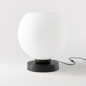 Brass table lamp with frosted glass globe, sophisticated lighting for interiors - Finish: ONO Matt Black