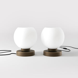 Brass table lamp with frosted glass globe, minimalist and elegant design, ideal for refined interiors - Finish: OBM Bronze Satin Matt Brass