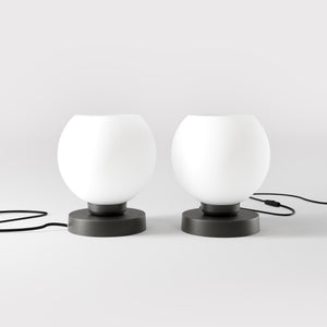 Brass table lamp with frosted glass globe, minimalist and elegant design, ideal for refined interiors - Finish: OBR Dark Bronze