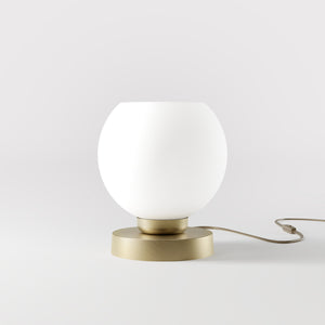 Brass table lamp with frosted glass globe, minimalist and elegant design, ideal for refined interiors - Finish: OBV Bronze Satin Light Brass