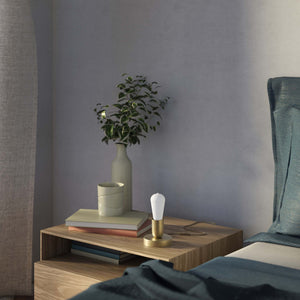 Minimalist brass table lamp, essential and elegant design, ideal for bedside tables, desks, and shelves by Ghidini 1849 - Finish: OBV Bronze Satin Light Brass