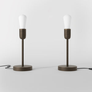 Modern brass table lamp with stem, minimalist and elegant design, ideal for desks, bedside tables, and consoles by Ghidini 1849 - Finish: OBM Bronze Satin Matt Brass