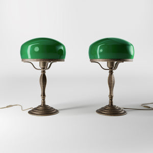 Vintage mushroom lamp in brass with green glass shade, elegant and timeless design by Ghidini 1849 - Finish: OAS Antique Brass