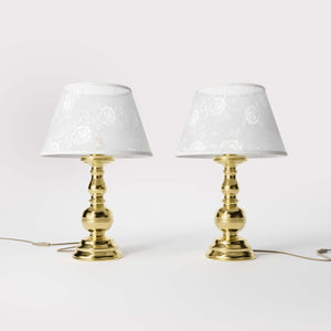Brass table lamp with turned base and ivory fabric shade embroidered with floral motifs, classic design for interiors - Finish: OLV Polished Brass