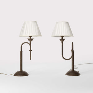 Brass table lamp with trombone-style design, ivory pleated shade, adjustable arm and decorated base, musical design Made in Italy by Ghidini 1849 - Finish: OAS Antique Brass