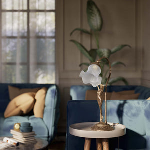 Liberty table lamp in brass with sculptural female figure and wavy frosted glass shade, base decorated with floral motifs by Ghidini 1849 - Finish: OAS Antique Brass