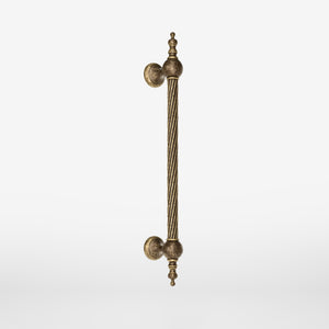 Brass pull handle with a twisted shaft, classic and elegant design, ideal for exclusive entrances by Ghidini 1849 - Finish: OAS Antique Brass